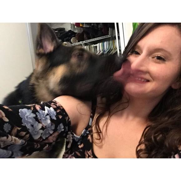 Meet your Posher, Christina - Picture 1 of 1